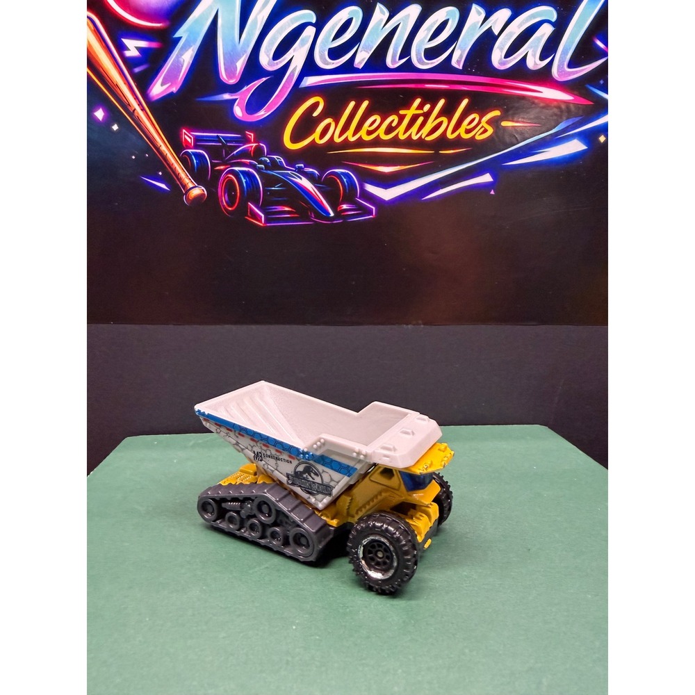 Matchbox Jurassic World Dump Dozer M3 Construction Yellow Grey Die-cast Truck